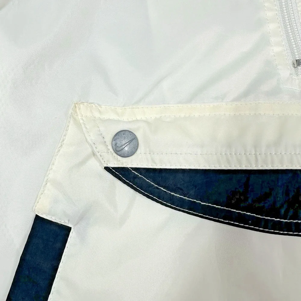 Nike vintage windbreaker